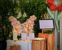 Laden Sie das Bild in den Galerie-Viewer, Schmetterling in Pastell "Güte"