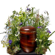 Laden Sie das Bild in den Galerie-Viewer, Wiesenhafter Urnenschmuck "Natürlichkeit"